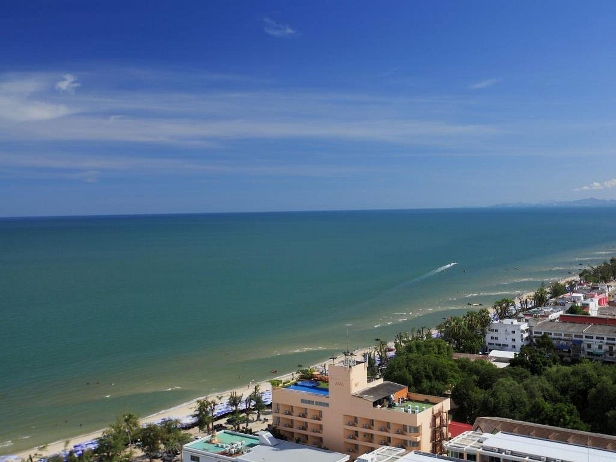 Golden Beach Cha-Am Hotel Exterior photo