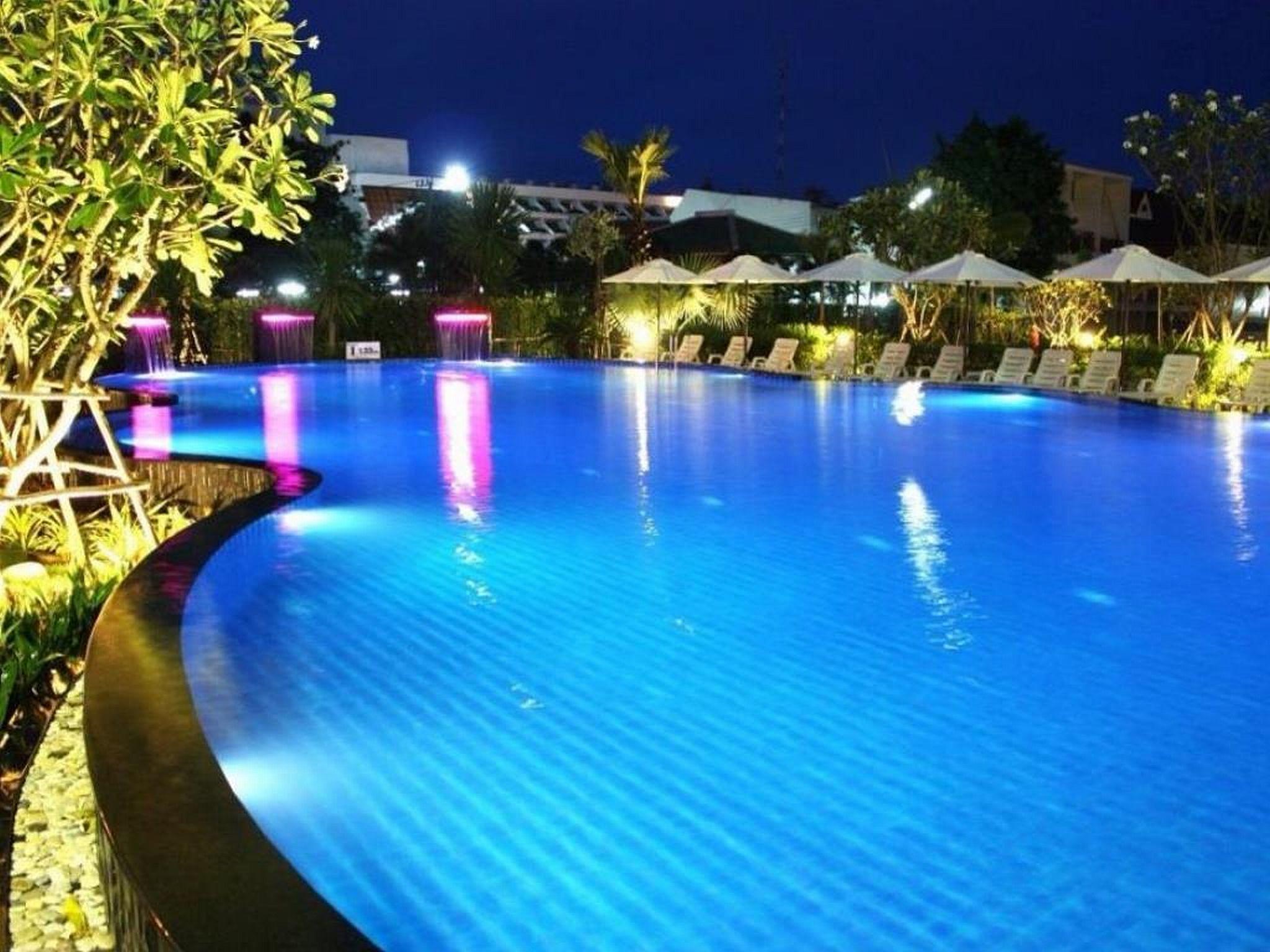 Golden Beach Cha-Am Hotel Exterior photo