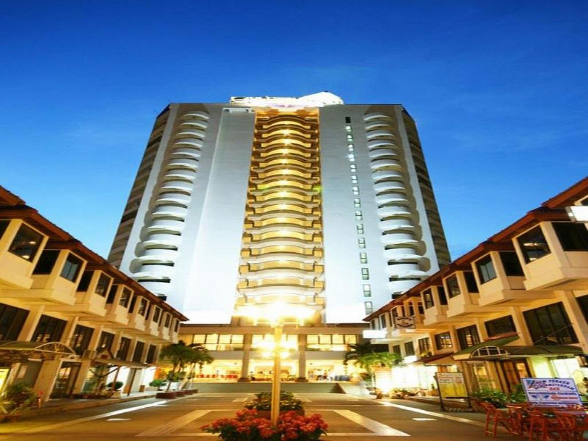Golden Beach Cha-Am Hotel Exterior photo