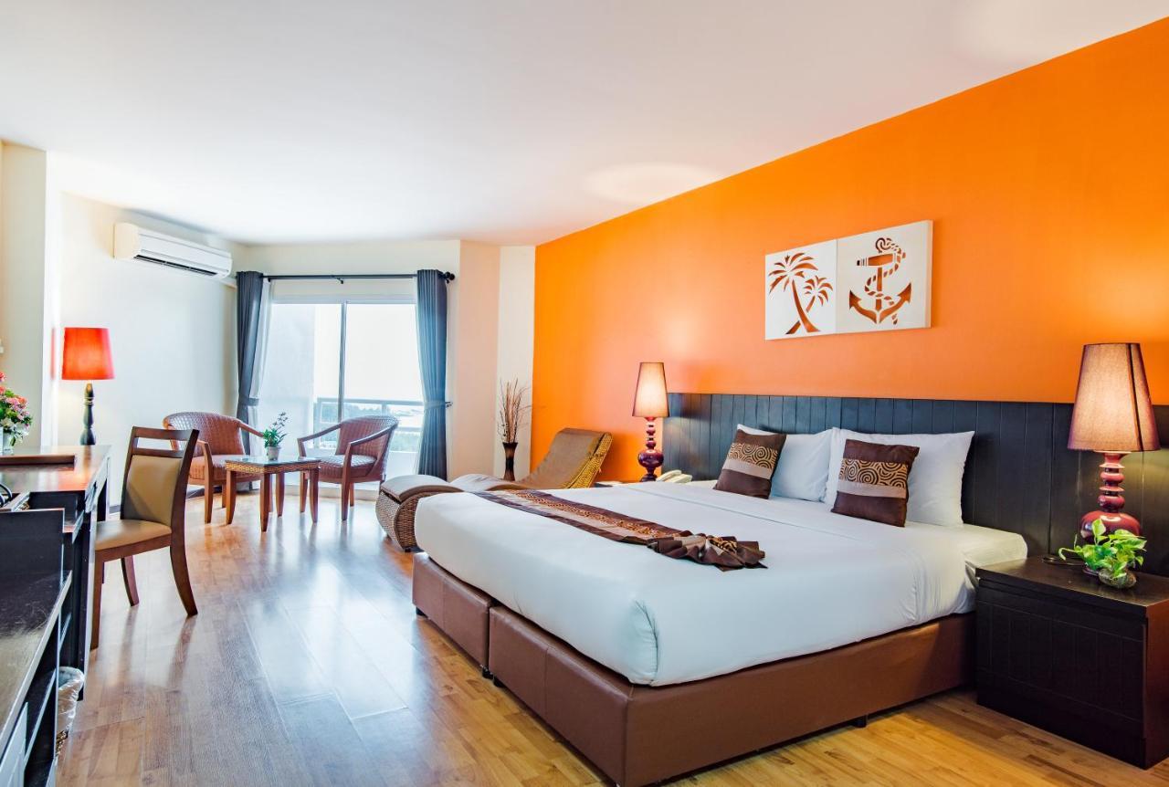 Golden Beach Cha-Am Hotel Exterior photo