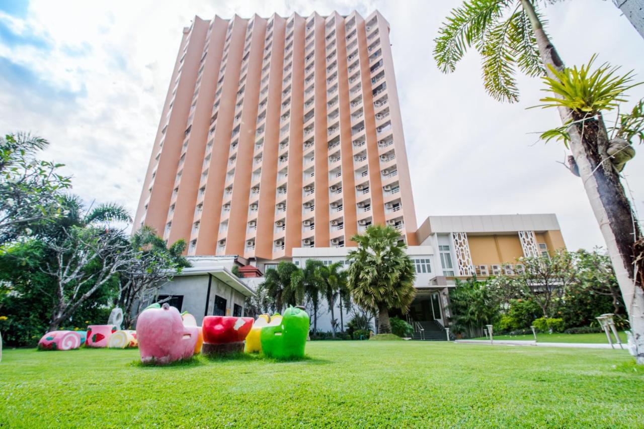 Golden Beach Cha-Am Hotel Exterior photo
